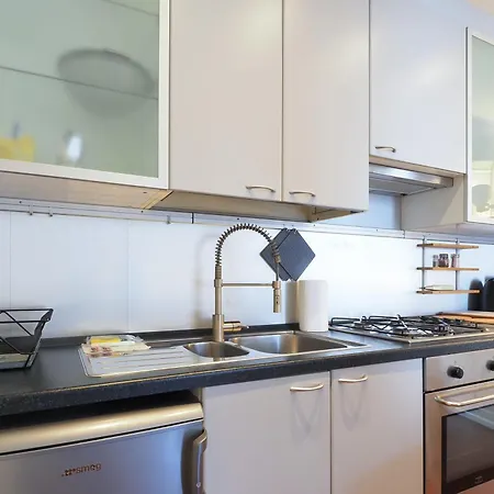 Cozy One Bedroom Close To Porta Venezia * ミラノ